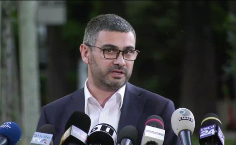 Florin Manole: PSD îşi doreşte să păstreze acele ministere care să îi aducă şansa de a respecta promisiunile pe care le-a făcut până acum/ Vom merge cu această variantă a rotativei în care începe PNL şi continuă PSD