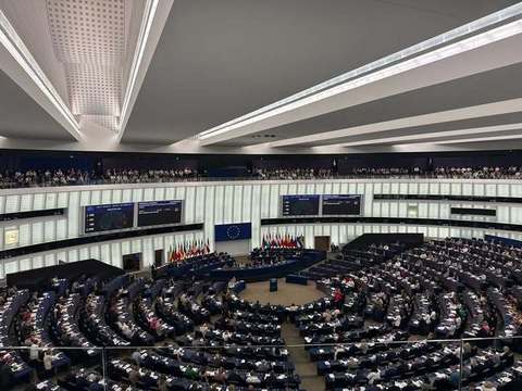 Victor Negrescu: Vot final în Parlamentul European: Am obţinut un sprijin larg pentru salvarea proiectelor din PNRR / Acum este momentul ca Europa să demonstreze că nu lasă în urmă proiectele esenţiale