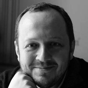 INTERVIU - Adrian Papahagi: Rotativa la guvernare mi se pare o soluţie dezgustătoare. Şantajul ăsta al PSD ar trebui să înceteze! Sincer, ar fi trebuit să-i trimită la anticipate! Hai să vedem: vreţi 15%? Mergem la anticipate! Lumea vă detestă oricum!

