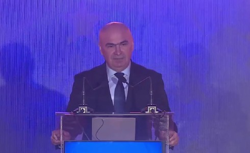 Consiliul Naţional al PNL - Bolojan: Acest statut vine cu reguli bune în PNL; descentralizează alegerea conducerii şi pune preţ pe performanţă/ Reintroducem demisia de onoare a preşedinţilor de organizaţii care au obţinut, la alegeri, ultimele 10 locuri
