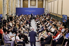 A fost lansat Programul Oficial de Internship al Guvernului, ediţia a XII-a, la Palatul Victoria. 150 de finalişti se vor familiariza cu mecanismele de funcţionare ale administraţiei, pe parcursul a două luni, în 26 de instituţii-gazdă