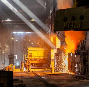 Autorităţi locale şi parlamentari gălăţeni cer premierului Ilie Bolojan intervenţia statului pentru salvarea combinatului siderurgic Liberty Galaţi