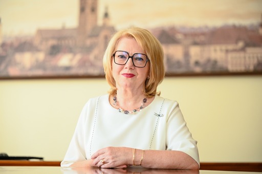 Primarul municipiului Sibiu: Nu am fost nici colaborator şi nici lucrător al Securităţii / Ca responsabil cu exporturile la o mare fabrică, Fodor a intrat în contact cu multiple delegaţii străine, fiind chestionată cu privire la discuţiile purtate