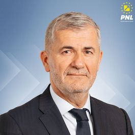 INTERVIU - Valeriu Iftime, candidat la funcţia de prim-vicepreşedinte PNL: Să ştiţi că la domnul Bolojan este pe un sens care nu vine înapoi! Nu tremură pe drum. O să mai fie greve, o să mai plângă lumea, o să explice, dar merge mai departe!