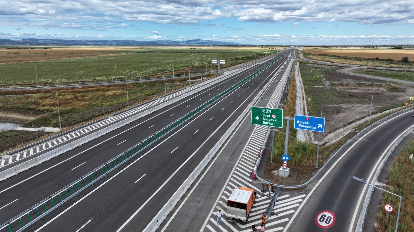 Doi parlamentari USR de Iaşi cer sancţionarea celor responsabili de ratarea finanţării din PNRR pentru autostrăzile A7 şi A8: Sunt eşecuri prea mari pentru a le trece cu vederea