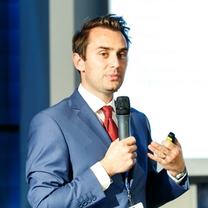 Jurca: Cheltuiala de personal a Comisiei pentru Evaluarea Investiţiilor Străine Directe este de aproximativ 130.000 de euro pe lună. Indemnizaţia celor din board să fie redusă la maxim 15% din indemnizaţia unui ministru / Numărul de membri ai corpului de 