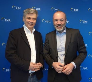 Virgil Popescu, bilanţ la un an de mandat în PE: Împreună cu colegii din Grupul PPE, am transformat angajamentele noastre programatice în acţiuni concrete. Sub conducerea PPE, Comisia a prezentat o viziune reînnoită pentru agricultură şi alimentaţie
