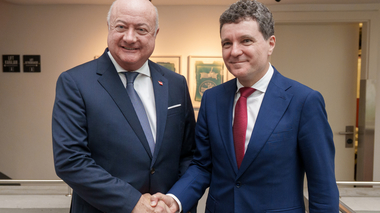 Preşedintele Nicuşor Dan, întrevedere cu Cancelarul Federal Christian Stocker, la Salzburg / Cei doi au subliniat interesul de a deschide un nou capitol în relaţia bilaterală, printr-un dialog politic şi o cooperare economică susţinută