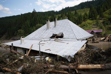 Nicu Ştefănuţă cere activarea Mecanismului de Protecţie Civilă al UE pentru gestionarea inundaţiilor din Neamţ şi Suceava / România ar putea beneficia de echipe de intervenţie, echipamente de salvare, sprijin pentru evaluarea pagubelor 