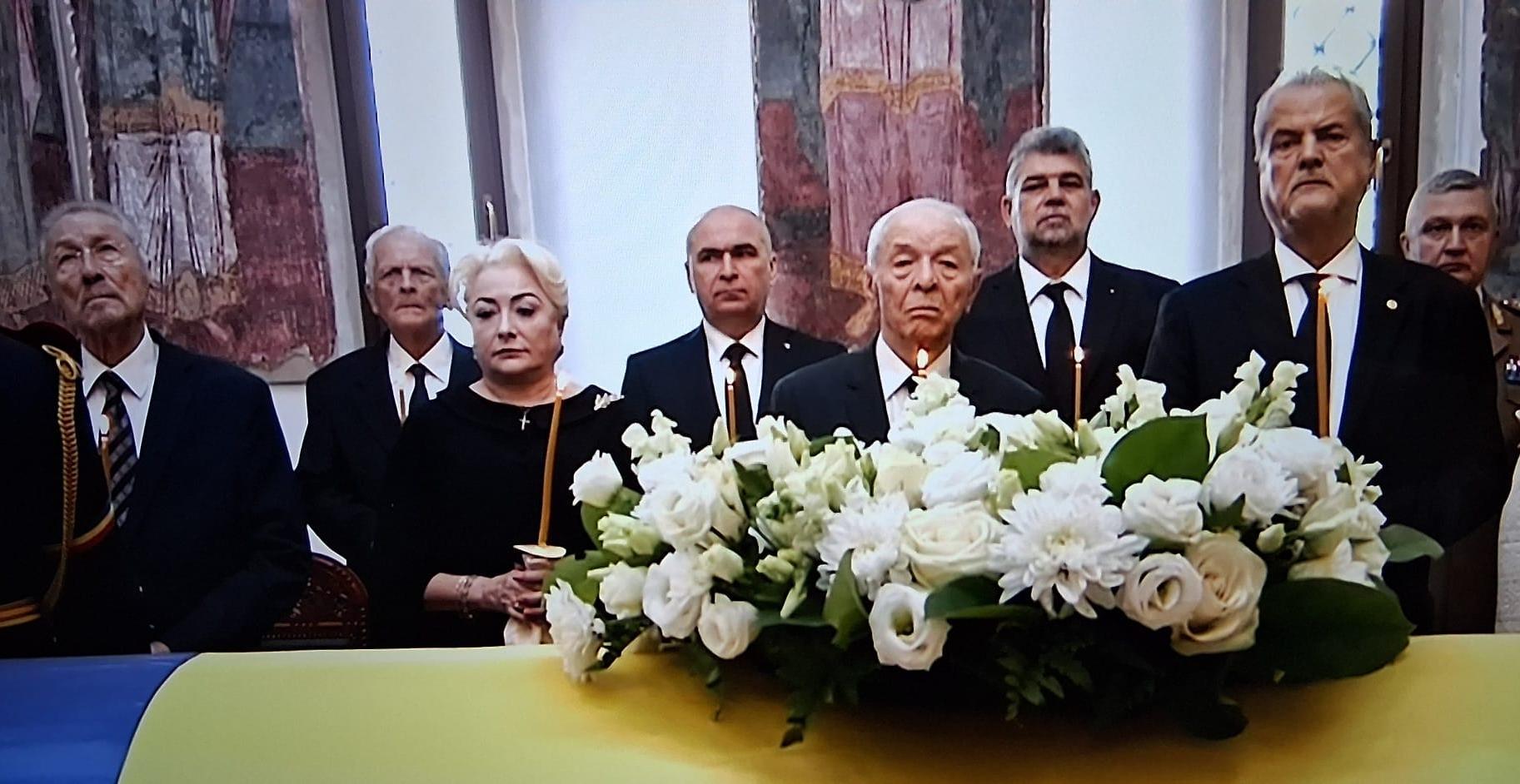 Adrian Năstase, la funeraliile lui Ion Iliescu: Chiar dacă am avut şi controverse de-a lungul anilor, l-am respectat pentru multe dintre lucrurile pe care le-a împlinit, pentru capacitatea de a crea consens/ Ce spune despre absenţele de la ceremonii