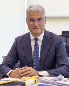 Dragoş Pîslaru, apel către părinţi: Fondurile de 500 de lei virate pe cardurile educaţionale pentru anul şcolar 2024–2025 mai pot fi utilizate doar până la 31 august / Mai bine de 10% dintre familii nu au folosit încă această sumă