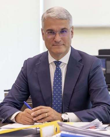 Dragoş Pîslaru, apel către părinţi: Fondurile de 500 de lei virate pe cardurile educaţionale pentru anul şcolar 2024–2025 mai pot fi utilizate doar până la 31 august / Mai bine de 10% dintre familii nu au folosit încă această sumă