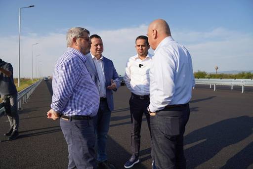 Şeful CNAIR, după o vizită pe tronsonul Focşani - Bacău al Autostrăzii Moldova (A7), împreună cu Ilie Bolojan şi cu ministrul Transporturilor: Sunt şanse reale ca anul acesta să deschidem circulaţia cel puţin până la Adjud (50 km) - FOTO