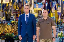 Ionuţ Moşteanu: România rămâne ferm de partea Ucrainei. Nu vom ceda în faţa propagandei şi presiunilor venite dinspre partidele aliniate Moscovei - FOTO
