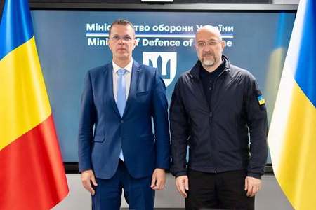 Ionuţ Moşteanu, întâlnire cu omologul ucrainean, Denîs Şmîhal: Vom continua să le fim alături în această luptă, vom colabora la dezvoltarea produselor militare româno-ucrainene, vom implica companiile româneşti în reconstrucţia Ucrainei 