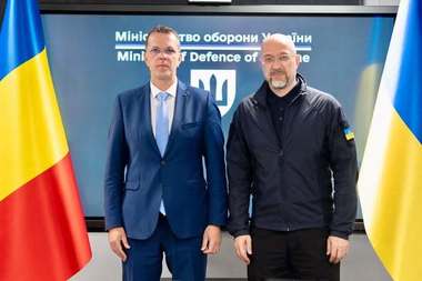 Ionuţ Moşteanu, întâlnire cu omologul ucrainean, Denîs Şmîhal: Vom continua să le fim alături în această luptă, vom colabora la dezvoltarea produselor militare româno-ucrainene, vom implica companiile româneşti în reconstrucţia Ucrainei 