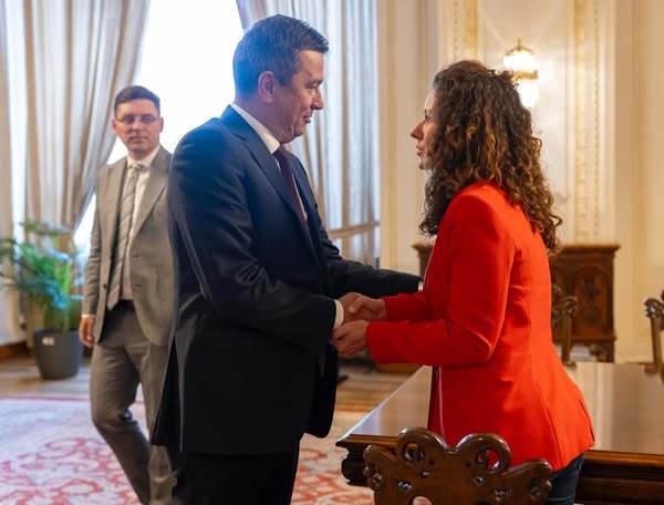 Preşedintele Camerei Deputaţilor, Sorin Grindeanu, întâlnire cu Kata Tüttő, preşedinta Comitetului European al Regiunilor: Viitorul buget european să ţină cont de revendicările şi nevoile de dezvoltare ale României şi ale autorităţilor locale