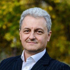 Radu Ghidău, liderul Partidului Alianţa România Modernă: Singurul lucru pe care îl auzim de la AUR este gălăgia. În rest nu am văzut niciun fel de soluţii şi o spun în cunoştinţă de cauză / AUR este partidul unui singur om
