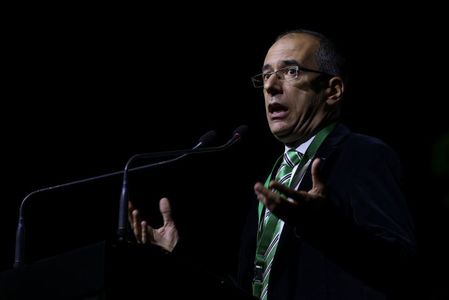 INTERVIU - Bogdan Glăvan: E o eroare a premierului să se proiecteze ca martir care va fi folosit şi apoi aruncat. Mulţi oameni vor doar să pună beţe în roate şi îi aşteaptă încheierea mandatului. Toţi ştiu că trebuie doar să supravieţuiască doi ani

