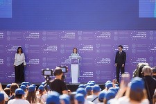 Maia Sandu, la ”Marea Dictare Naţională”: Limba română ne poartă istoria, ne păstrează cultura şi ne leagă de valorile şi tradiţiile noastre