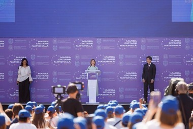 Maia Sandu, la ”Marea Dictare Naţională”: Limba română ne poartă istoria, ne păstrează cultura şi ne leagă de valorile şi tradiţiile noastre