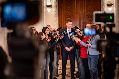 Mircea Abrudean: Ilie Bolojan conduce Pachetul 2 de reforme cu aceeaşi hotărâre cu care a condus proiectele de transformare locală. Nu cedează, nu se opreşte şi duce procesul până la capăt, chiar dacă reformele sunt dificile şi incomode pentru unii