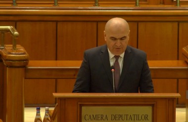 Ilie Bolojan, în plenul Parlamentului, la asumarea răspunderii pe pachetul doi: Nu voi vinde iluzii şi speranţe deşarte. Atâta timp cât voi avea sprijinul colegilor mei din Cabinet şi al dvs ca Parlament, voi merge înainte