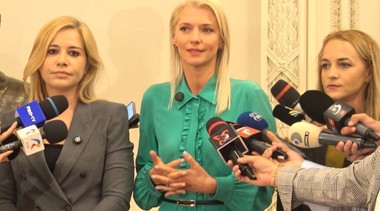 Alina Gorghiu: Parlamentul constituie Comisia specială „România fără violenţă” / Peste 61.000 de cazuri de violenţă domestică în primele şase luni şi o creştere de 110,9% a nerespectării ordinelor de protecţie în ultimii 4 ani