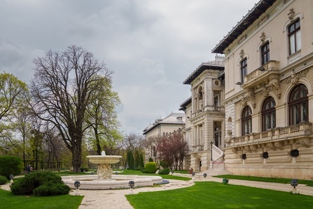 Palatul Cotroceni va fi iluminat în roşu duminică în semn de solidaritate cu cei diagnosticaţi cu Boala Duchenne