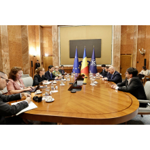 Ilie Bolojan, discuţie cu oficialii FMI - Guvern: Reprezentanţii FMI au transmis sprijinul lor pentru pachetele de măsuri adoptate şi au evidenţiat necesitatea prioritizării şi etapizării proiectelor de investiţii