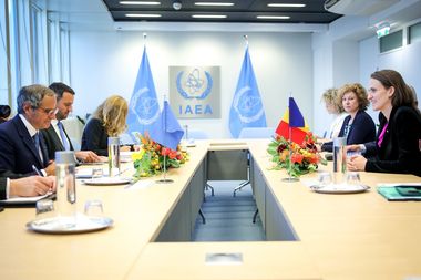 Oana Ţoiu promovează la Viena candidatura României pentru un loc în Consiliul Guvernatorilor Agenţiei Internaţionale pentru Energie Atomică / Votul va avea loc joi / Discuţii cu Rafael Mariano Grossi despre Centrala Cernavodă