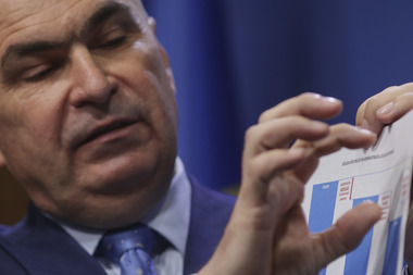 Bolojan, despre tăierea subvenţiilor partidelor: Din punctul meu de vedere, toată lumea trebuie să fie parte la acest efort naţional, inclusiv partidele politice / Sunt convins că nu ar fi o catastrofă