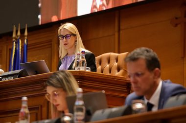 Proiect USR: Minorii de peste 14 ani care au fost condamnaţi la măsuri educative neprivative de libertate vor beneficia de îmbunătăţirea procesului de reeducare