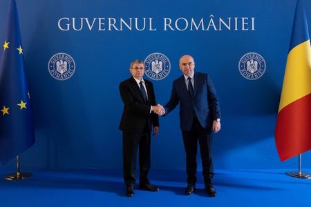Bolojan s-a întâlnit cu preşedintele Parlamentului de la Chişinău, Igor Grosu - rezultatul alegerilor, proiectele de conectivitate şi cooperare transfrontalieră şi sprijinul României pentru integrarea europeană a R. Moldova, pe agenda discuţiilor - FOTO

