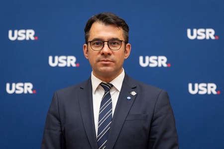 Ştefan Pălărie (USR): În această săptămână, guvernul şi coaliţia trebuie să decidă şi să dea hotărârea cu organizarea alegerilor locale / Vom pune presiune pe guvern, inclusiv pe premier, pentru a limpezi şi a tranşa acest subiect