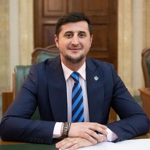 Un senator PNL acuză întârzieri ”nejustificate” pentru centura Podu Iloaiei şi varianta de trafic uşor a Iaşului şi cere explicaţii ministrului Transporturilor: Să ne spună motivele amânării, în condiţiile în care toate avizele sunt finalizate

