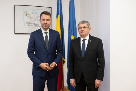 Delegaţie USR, întâlnire cu preşedintele Parlamentului moldovean, Igor Grosu. Acesta a cerut schimbarea de la şefia comisiei pentru integrarea Republicii Moldova în UE a deputatului AUR Valeriu Munteanu: Cu el la masă, noi nu avem cum să facem paşi
