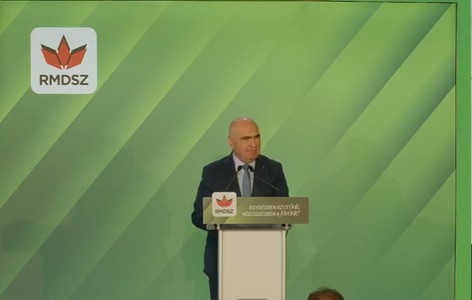 Bolojan, la Congresul UDMR:  În afară de lucrurile care ne pot diferenţia, de muzica pe care o ascultăm, de dansurile noastre, lucrurile care ne unesc sunt mult mai puternice / UDMR a fost şi rămâne o punte între România şi Ungaria - FOTO, VIDEO
