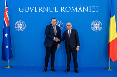 Premierul Ilie Bolojan, întâlnire cu o delegaţie parlamentară australiană / Delegaţia australiană a apreciat eforturile României în apărarea democraţiei şi a arătat interes pentru securitatea regiunii Mării Negre