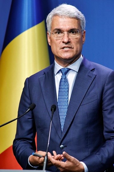 Dragoş Pîslaru: E oficial - Comisia Europeană a aprobat azi varianta finală a PNRR-ului României/ După ajustările negociate, valoarea finală a PNRR-ului este de 21,41 miliarde euro, din care 13,57 miliarde euro granturi şi 7,84 miliarde euro împrumuturi