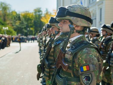 Rogobete, de Ziua Armatei: Misiunea militarilor români are un sens profund, comun cu cel al profesioniştilor din sănătate: protejarea vieţii. În armată şi în sănătate, sacrificiul nu este o teorie. Este o realitate trăită zi de zi, în teren, în spitale