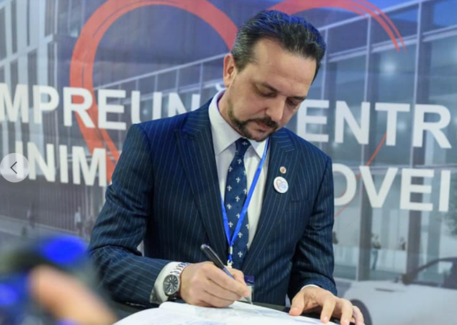 INTERVIU – Daniel Şandru (IICCMER): România e o democraţie mimată /A opta pentru efectul de imitaţie, adică de a prelua de la extremişti narativele sperând să ai câştig electoral, mi se pare că e nu o naivitate, ci o opţiune pentru sinucidere politică!