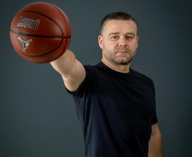 Ciprian Ciucu, locuitorilor Sectorului 6, după anunţul privind candidatura sa la Primăria Capitalei: Dragii mei, nu plec nicăieri, rămân aici la noi în oraş, nu-mi schimb buletinul. Doar că mă duc la un alt nivel