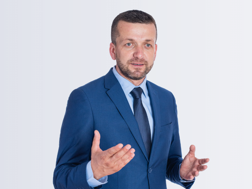Florin Birta (PNL): Propunerea Oanei Gheorghiu ca vicepremier este un pas înainte pentru o guvernare bazată pe merit, profesionalism şi rezultate. Toate celelalte discuţii, doar noi încercări de a-l ataca pe Ilie Bolojan