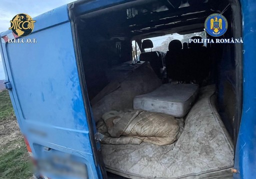 Iaşi: Unul dintre cei doi bărbaţi acuzaţi că ar fi exploatat două persoane să muncească în condiţii degradante este consilier PNL. El va fi exclus din partid