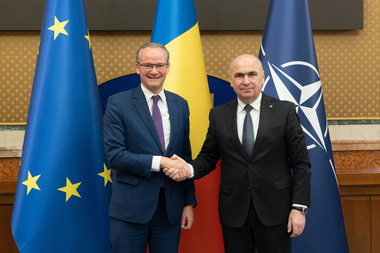 Premierul Ilie Bolojan, întrevedere cu ministrul de stat german pentru Europa, Gunther Krichbaum / Germania va susţine în continuare apărarea militară pe Flancul de Est şi continuarea participării cu trupe militare în România