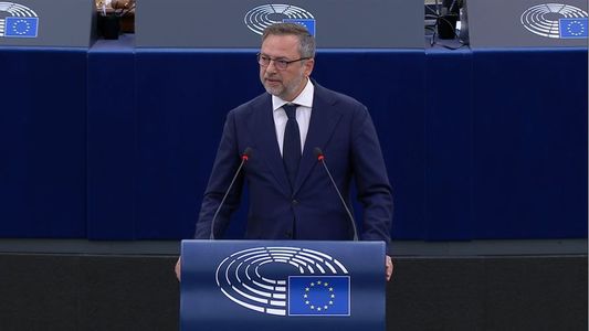 Dan Motreanu, mesaj la 32 de ani de la intrarea în vigoare a Tratatului de la Maastricht – Ce rol a avut în vieţile noastre / De la intrarea în UE şi până astăzi, România a primit 106 miliarde de euro de la UE şi a plătit 35 miliarde de euro