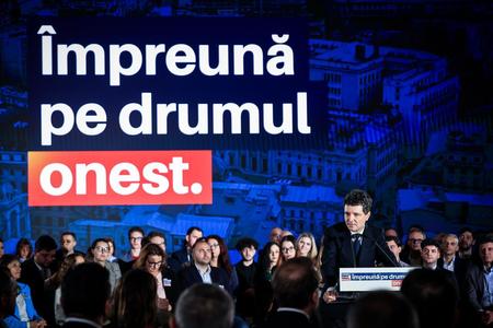 Nicuşor Dan, la lansarea candidatului USR pentru Primăria Capitalei: Oraşul ăsta are un uriaş deficit de infrastructură / Ca să spunem lucrurilor pe şleau, mafia imobiliară a dezvoltat sectoarele din Bucureşti

