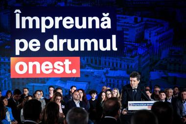 Nicuşor Dan, la lansarea candidatului USR pentru Primăria Capitalei: Oraşul ăsta are un uriaş deficit de infrastructură / Ca să spunem lucrurilor pe şleau, mafia imobiliară a dezvoltat sectoarele din Bucureşti

