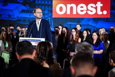 Dominic Fritz: Cine l-a atacat pe Nicuşor Dan nu poate să aibă pretenţia acum să fie succesorul lui / Cine a stat lângă alde Ciucă, lângă alde Ciolacu nu poate să pretindă să fie succesorul lui Nicuşor Dan  / Haideţi cu primar în două tururi